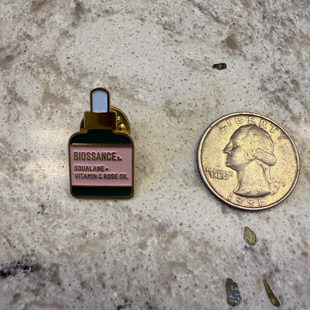 Mini Biossance push pin‎ accessory